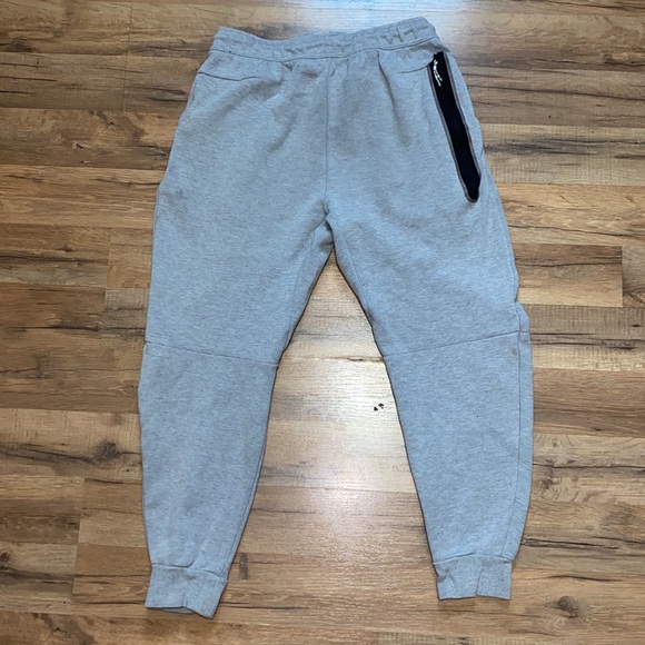 Nike Tech Fleece Joggers - Picture 9 of 14